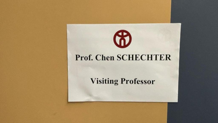 Prof. chen schechter